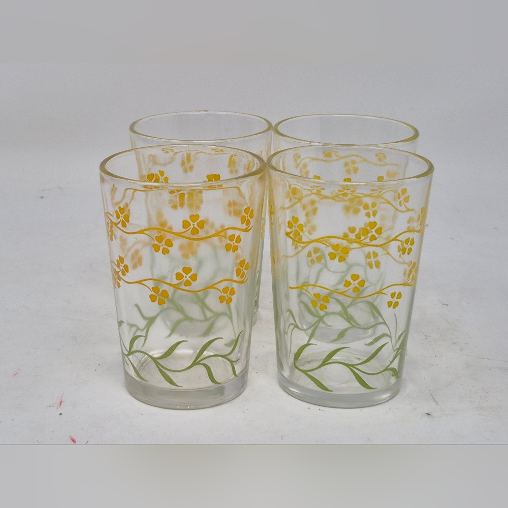Vintage Flroal And Vine Pattern Swanky Swig